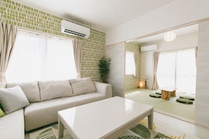 單棟房屋 (Private Vacation Home) | 客廳 | 平面電視