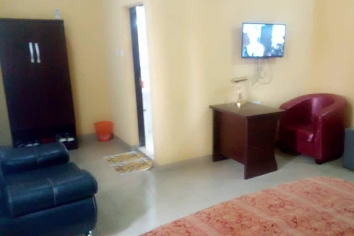 Executive Room | 1 bedroom, Egyptian cotton sheets, premium bedding, pillowtop beds