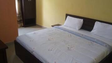 Standard Room | 1 bedroom, Egyptian cotton sheets, premium bedding, pillow-top beds