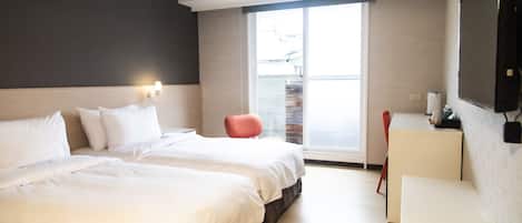 Tomannsrom – standard | Skrivebord, skrivebord for bærbar PC og blendingsgardiner