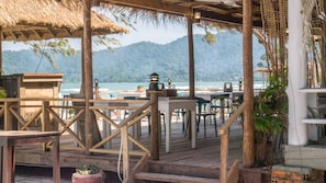 Outdoor banquet area - Sarasea Koh Rong Samloem (Koh Rong Sanloem)