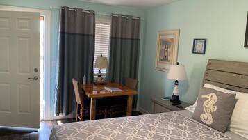 Basic Room, 1 King Bed (Unit 4)