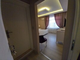 Basic Quadruple Room | Free WiFi, bed sheets