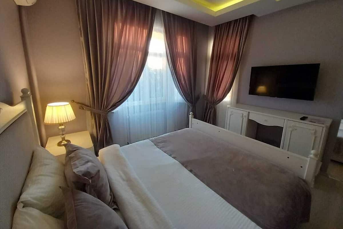 Basic Quadruple Room | Free WiFi, bed sheets