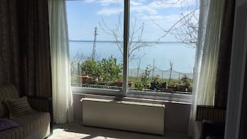 1 bedroom, premium bedding, free WiFi