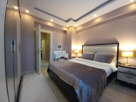 Deluxe Room, Sea View | Free WiFi, bed sheets