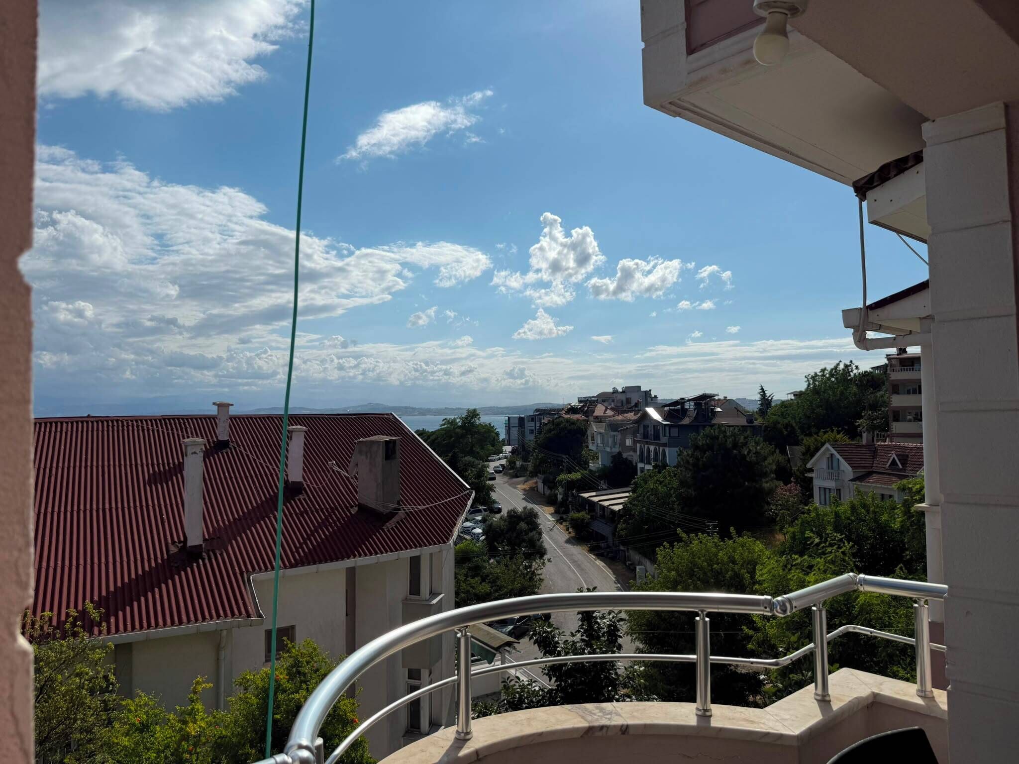 Hiên