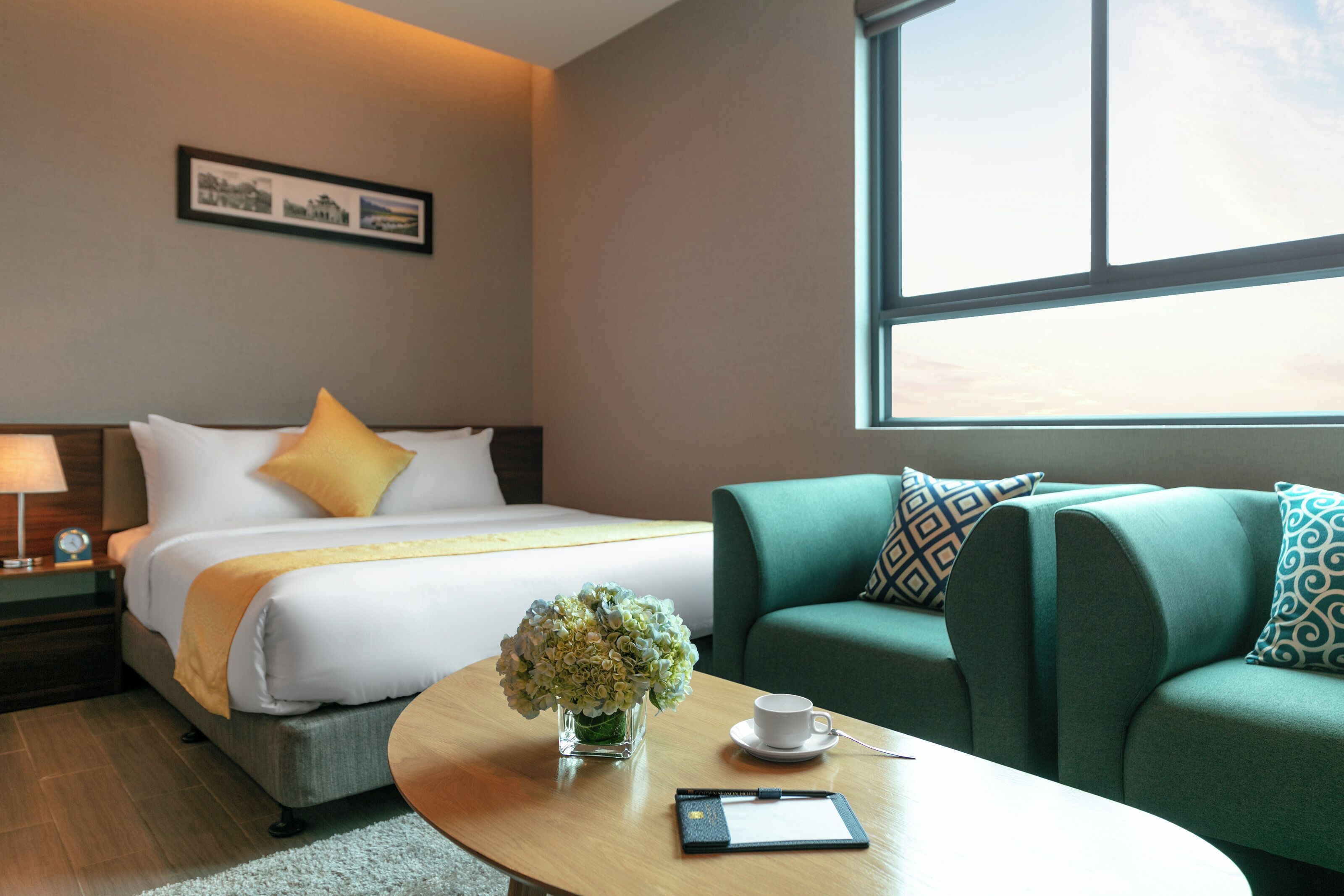 Minibar, in-room safe, desk, free WiFi