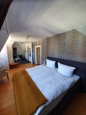 Junior Suite | 1 bilik tidur, meja, ruang kerja komputer riba, Wi-fi percuma 