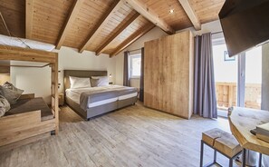 6 habitaciones, tabla de planchar con plancha, wifi y ropa de cama