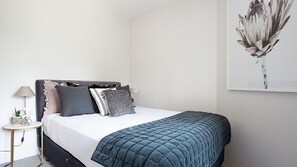 2 Schlafzimmer, Schreibtisch, Bügeleisen/Bügelbrett, kostenloses WLAN