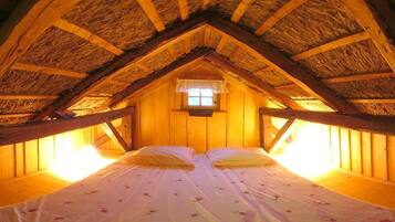 2 bedrooms, internet, bed sheets, wheelchair access