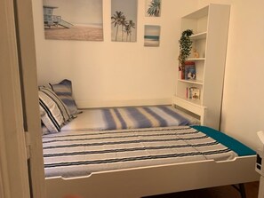 2 bedrooms, iron/ironing board, free WiFi - Rental small 3 Pieces Historic Center (Menton)