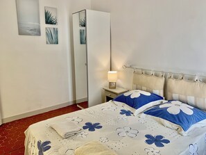 2 bedrooms, iron/ironing board, free WiFi - Rental small 3 Pieces Historic Center (Menton)