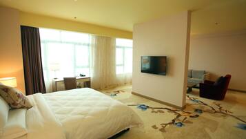 Signature Suite | Soundproofing, free WiFi, bed sheets