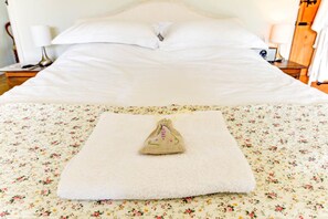 6 habitaciones, tabla de planchar con plancha, wifi y ropa de cama