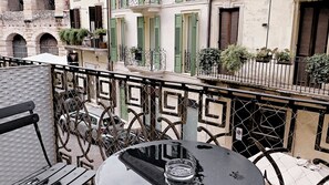 Outdoor dining - Arena Design - Leo Due (Verona)