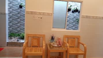 1 多间卧室、客房内保险箱、WiFi