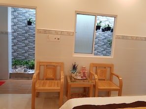 1 間睡房、房內夾萬、Wi-Fi