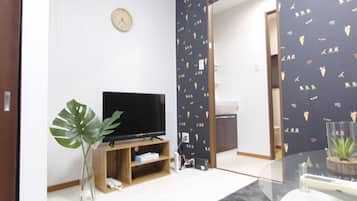 Apartment | Living area | Flat-screen TV