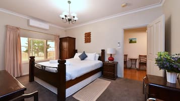 4 bedrooms, iron/ironing board, internet