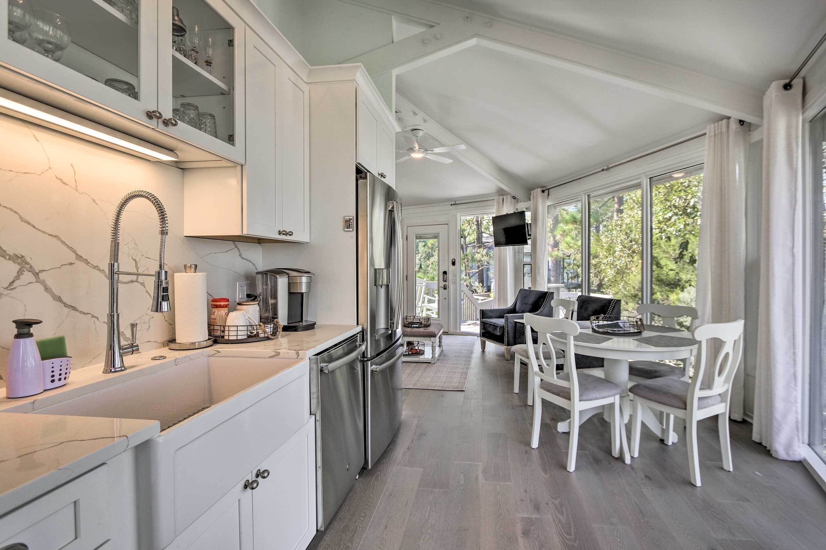 Fridge, microwave, stovetop, dishwasher