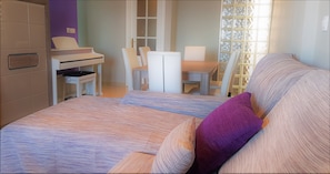3 quartos, ferros/tábuas de passar roupa, Wi-Fi, roupa de cama