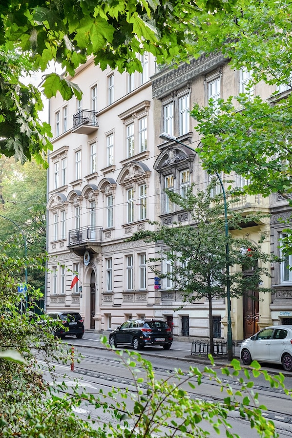 Front of property - Hotel Maximum (Kraków)