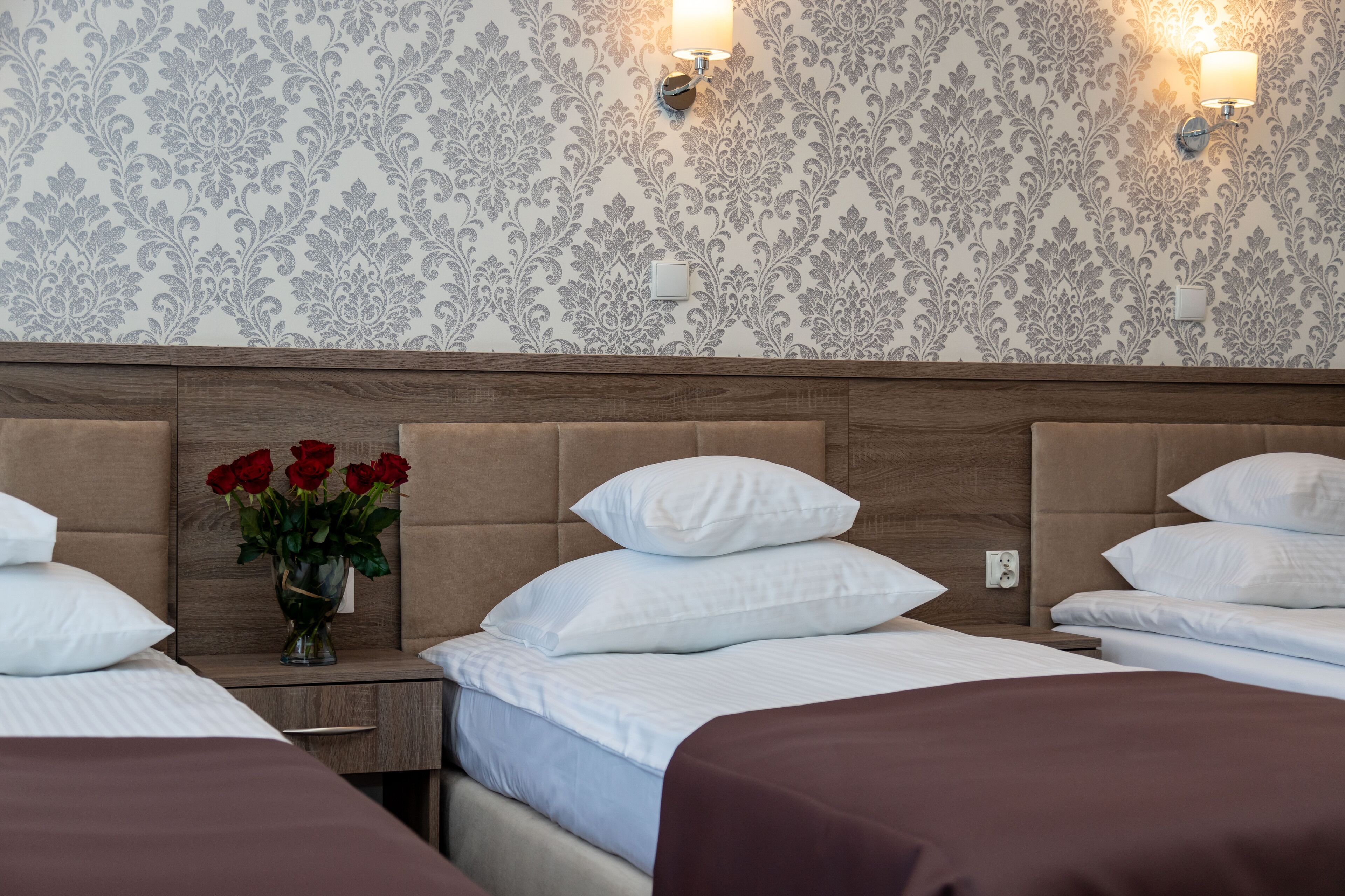 standard triple room | 1 bedroom, in-room safe, desk, iron/ironing board