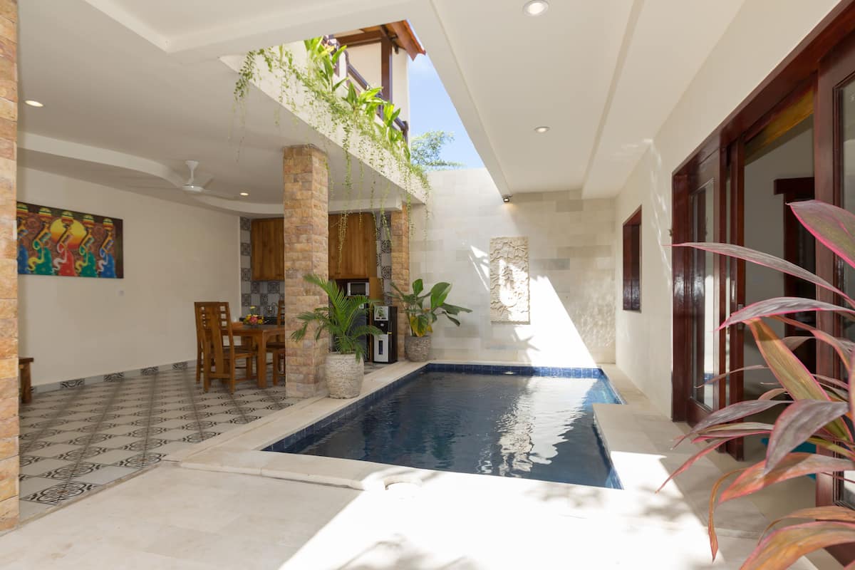 Kolam renang pribadi