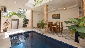 32-inch LCD TV with digital channels, TV - Nalin Bali Villas (Ungasan)