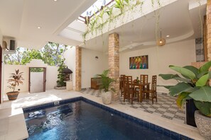 32-inch LCD TV with digital channels, TV - Nalin Bali Villas (Ungasan)