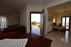 Huvila, 4 makuuhuonetta | Oleskelualue | Taulutelevisio