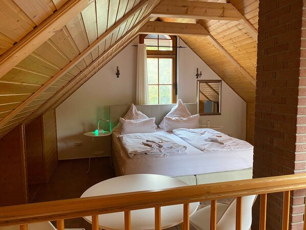 2 bedrooms, in-room safe, WiFi, bed sheets