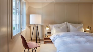Double Room, Private Bathroom (Zimmer 2) | Hypo-allergenic bedding, blackout drapes, free WiFi, bed sheets - Hirschen Stammheim (Stammheim)