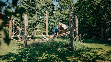 Área de juegos infantiles al aire libre