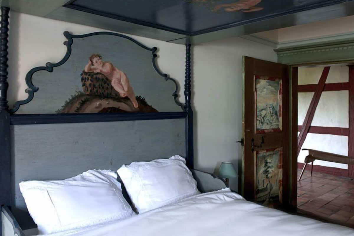 Kamar Double, kamar mandi umum (Das Himmelbettzimmer) | Seprai antialergi, tirai kedap cahaya, Wi-Fi gratis, dan seprai linen