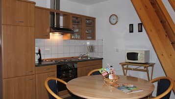 Kühlschrank, Mikrowelle, Ofen