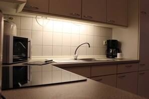 Kühlschrank, Mikrowelle, Ofen