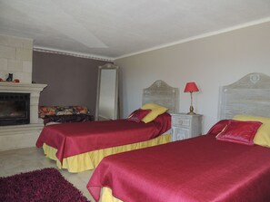 2 slaapkamers, een strijkplank/strijkijzer, gratis wifi