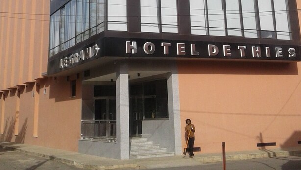Front of property - Le Grand Hôtel de Thies (Thies)