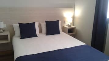 Standard Room | Minibar, blackout drapes, free WiFi, bed sheets