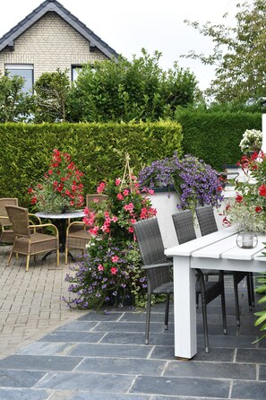 Garden view - De Witte Molen Kranenburg (Kranenburg)