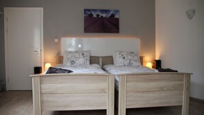 Double Room (2) | Minibar, soundproofing, cribs (free), rollaway beds (surcharge) - De Witte Molen Kranenburg (Kranenburg)