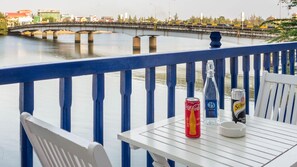 Deluxe Double Room Riverfront | วิวระเบียง
