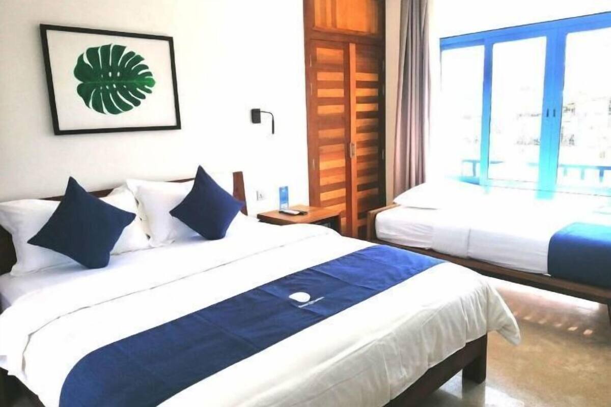 Hypo-allergenic bedding, minibar, in-room safe, free WiFi