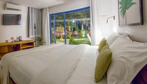 Deluxe Double Room Pool View | Hypo-allergenic bedding, minibar, in-room safe, free WiFi - The B Resort (Kampot)