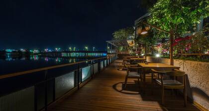 The B Resort