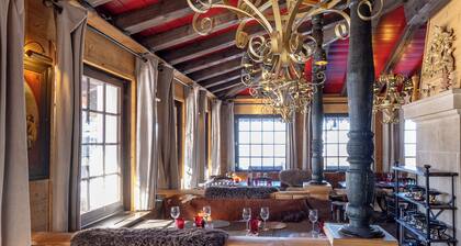 Le Coucou Hotel & Restaurant