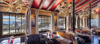 Le Coucou Hotel & Restaurant
